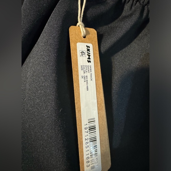 SKIMS TRACK DOLPHIN SHORT size 2X - Picture 7 of 7